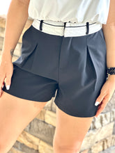 Load image into Gallery viewer, &quot;Sammy&quot; Folded Waisted Band Pocket Shorts
