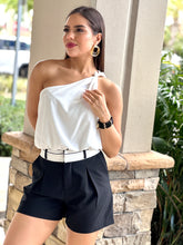 Load image into Gallery viewer, &quot;Sammy&quot; Folded Waisted Band Pocket Shorts
