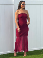 Load image into Gallery viewer, &quot;Verona&quot; Knitted Strapless Dress
