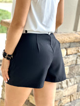 Load image into Gallery viewer, &quot;Sammy&quot; Folded Waisted Band Pocket Shorts
