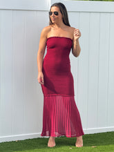 Load image into Gallery viewer, &quot;Verona&quot; Knitted Strapless Dress
