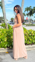 Load image into Gallery viewer, Sleeveless Cape And Pants Set
