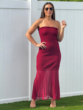 Load image into Gallery viewer, &quot;Verona&quot; Knitted Strapless Dress
