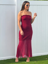 Load image into Gallery viewer, &quot;Verona&quot; Knitted Strapless Dress
