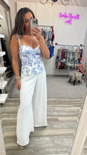 Load image into Gallery viewer, Blue Floral Print Top And Palazzo Pants Set
