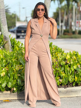 Load image into Gallery viewer, Sleeveless Cape And Pants Set

