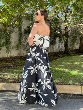 Load image into Gallery viewer, &quot;Fabiola&quot; Floral Print Strapless Maxi Dress
