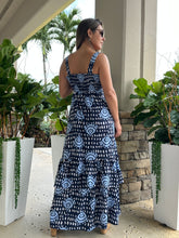 Load image into Gallery viewer, &quot;Mar De Lua&quot; Printed Sleeveless Dress
