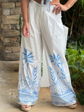 Load image into Gallery viewer, &quot;Hazel&quot;  Short Sleeve Crop Top And Printed Matching Pants Set
