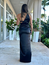 Load image into Gallery viewer, &quot;Carlota&quot; Beaded Halter Neck Details Maxi Dress
