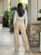 Load image into Gallery viewer, &quot;Jocey&quot; Two Tone Crop Blazer And Pants Set
