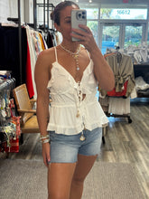 Load image into Gallery viewer, Sleeveless Ruffles Top
