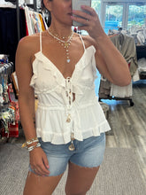 Load image into Gallery viewer, Sleeveless Ruffles Top
