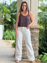 Load image into Gallery viewer, &quot;Mia&quot; Sleeveless Ballon Crop Top
