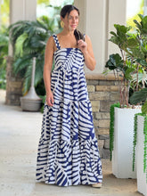 Load image into Gallery viewer, &quot;Mar De Lua&quot; Printed Sleeveless Maxi Dress
