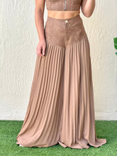 Load image into Gallery viewer, &quot;Brianna&quot; Sleeveless Crop Top And Wide legs Pallazo Pleaded Pants Set
