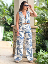 Load image into Gallery viewer, &quot;Alucinada&quot; Linen printed Vest And Pants Set
