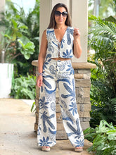 Load image into Gallery viewer, &quot;Alucinada&quot; Linen printed Vest And Pants Set

