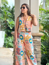 Load image into Gallery viewer, &quot;Alucinada&quot; Linen printed Vest And Pants Set

