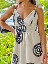 Load image into Gallery viewer, &quot;Mar De Lua&quot; Linen Sleeveless Maxi Dress
