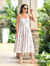 Load image into Gallery viewer, &quot;Alucinada&quot; Linen Corset Style Midi Dress
