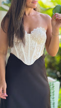 Load image into Gallery viewer, &quot;Moni&quot; Lace Strapless Corset
