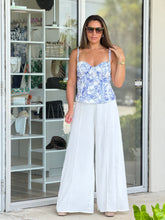 Load image into Gallery viewer, Blue Floral Print Top And Palazzo Pants Set

