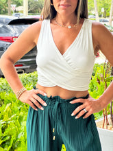 Load image into Gallery viewer, &quot;Angie&quot; Pleaded High Waisted Pants
