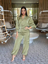Load image into Gallery viewer, &quot;Eden&quot; Long Sleeve Cropped Top And Cargo Pockets Pants Set
