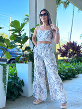 Load image into Gallery viewer, &quot;Flora&quot; Crop Top And Pants Set
