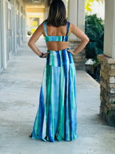 Load image into Gallery viewer, &quot;Hanna&quot; Sleeveless Cut Out Maxi Dress
