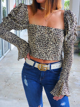 Load image into Gallery viewer, Animal Print Puffy Sleeve Crop Top
