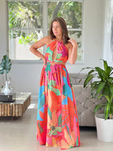 Load image into Gallery viewer, &quot;Suly&quot; Tropical Flower Print Maxi Dress
